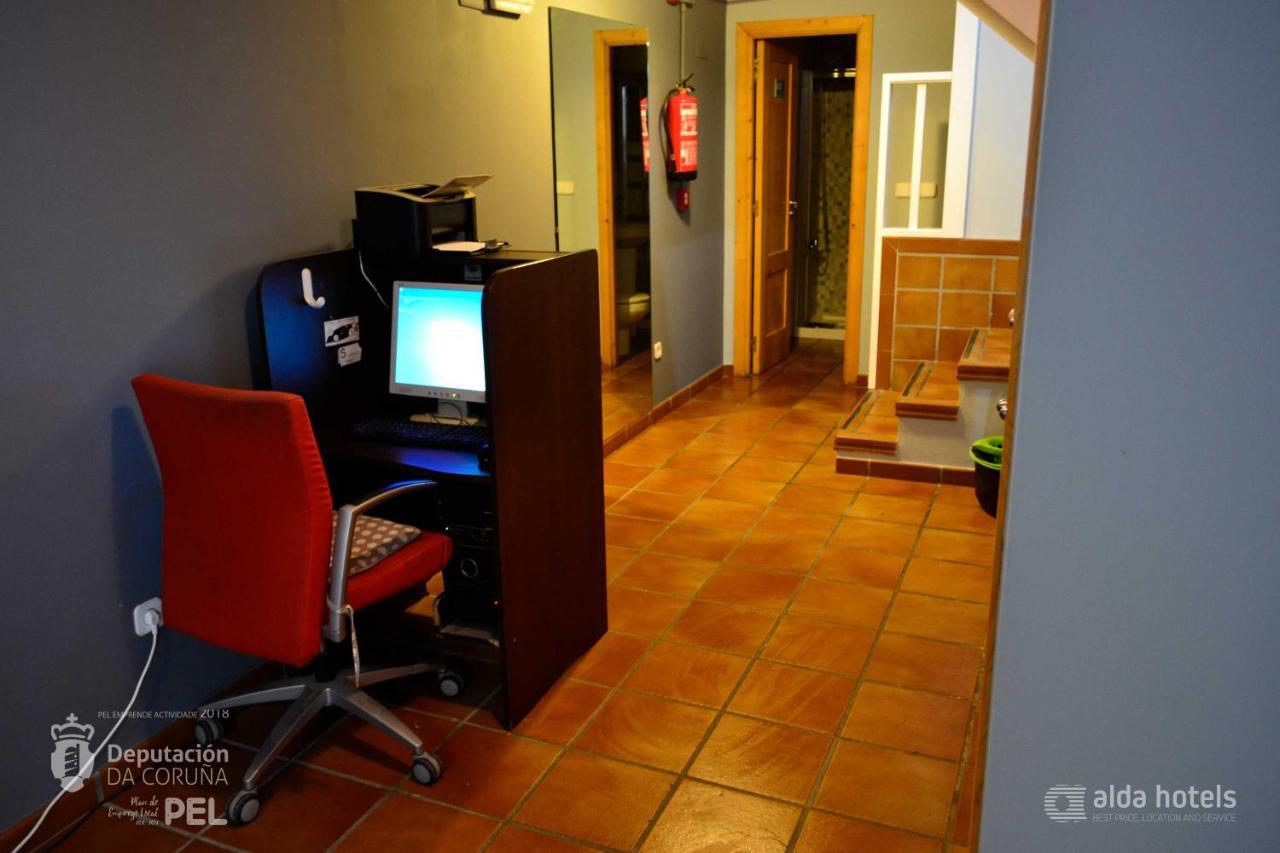 Albergue O Fogar De Teodomiro San Giacomo di Compostella Esterno foto